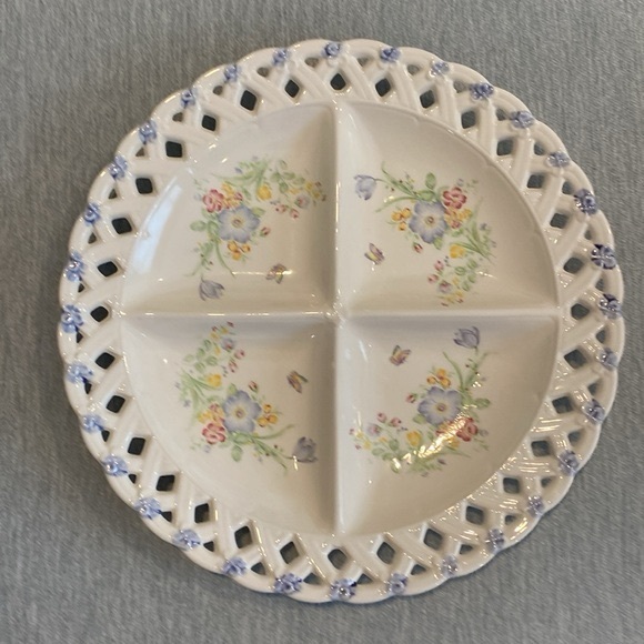 EUC VTG RETICULATED PORCELAIN 4 SECTION SERVING DISH IN PASTEL COLOURS - Picture 1 of 7